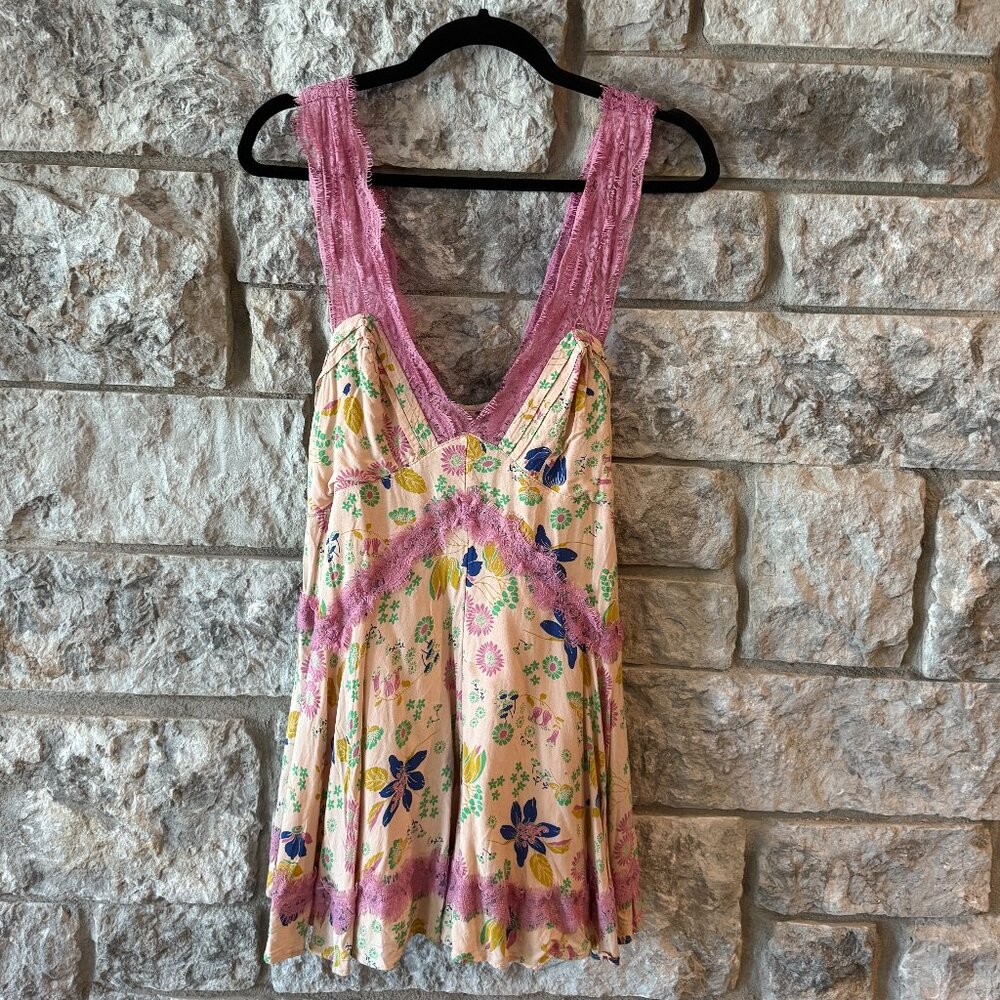 Mini-dress from Urban Outfitters. Size: M